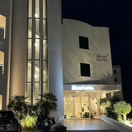 Bikini Hotel 3*