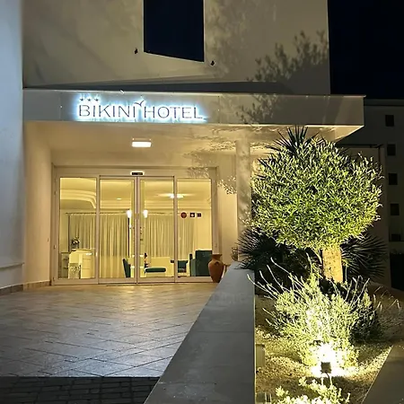 Hotel Bikini 3*